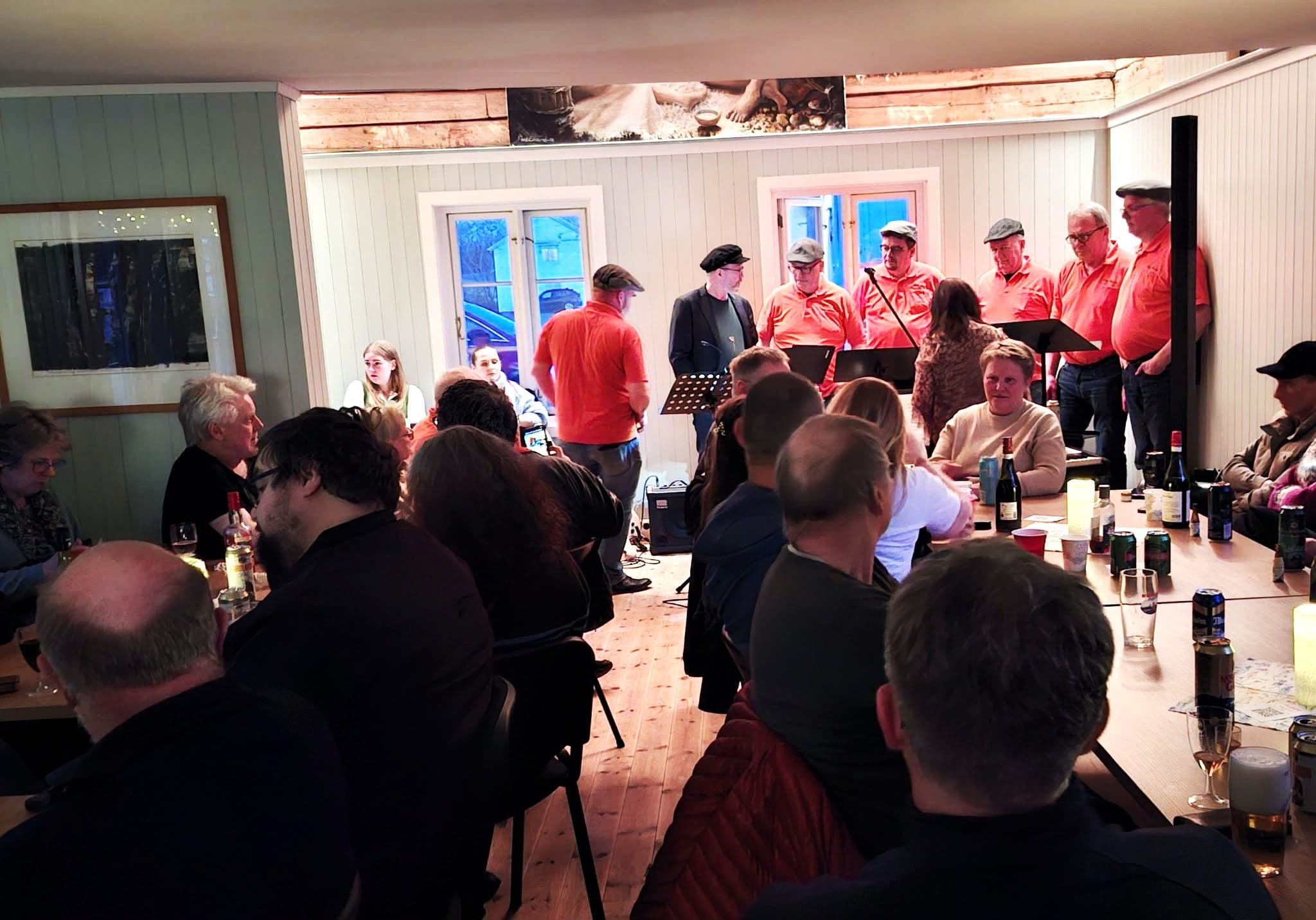 Åpningsfest i Anders Larsa-stua